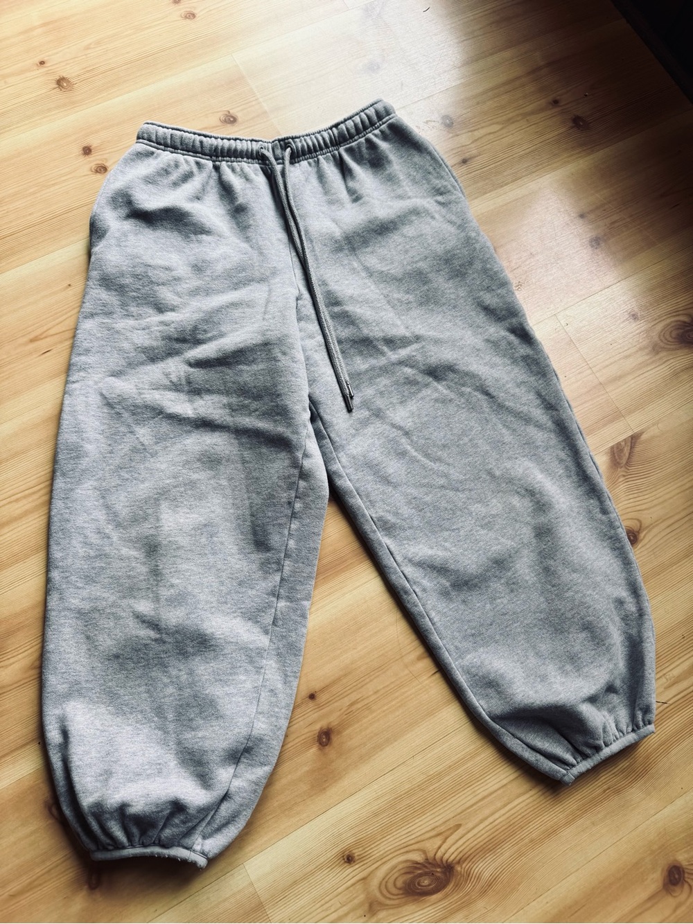 KBB by Kahlana Gray Oversized Fleece Sweatpants - - Picture 5 of 7
